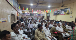 Los conductores de taxis y automóviles no marathi acuden en masa a las clases de marathi antes de la fecha límite del 15 de agosto