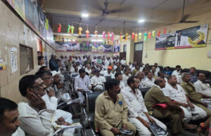 Los conductores de taxis y automóviles no marathi acuden en masa a las clases de marathi antes de la fecha límite del 15 de agosto