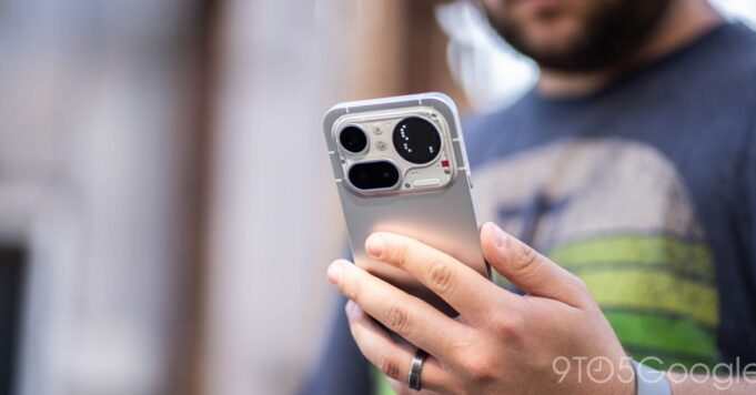 Los productos Nothing Phone y audio ahora están en las tiendas Best Buy