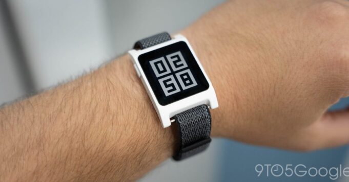 Até un reloj Pebble a mi Fitbit Air. ¿Puede ser algo real?