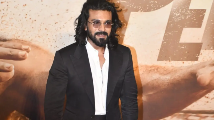 Los fanáticos japoneses de Ram Charan vuelan a Hyderabad con el objetivo de ver la película 10 veces