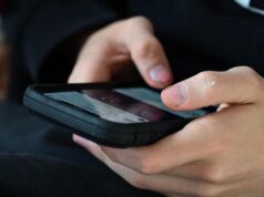 Adolescente que demanda a Meta por daños a la salud mental retira reclamaciones