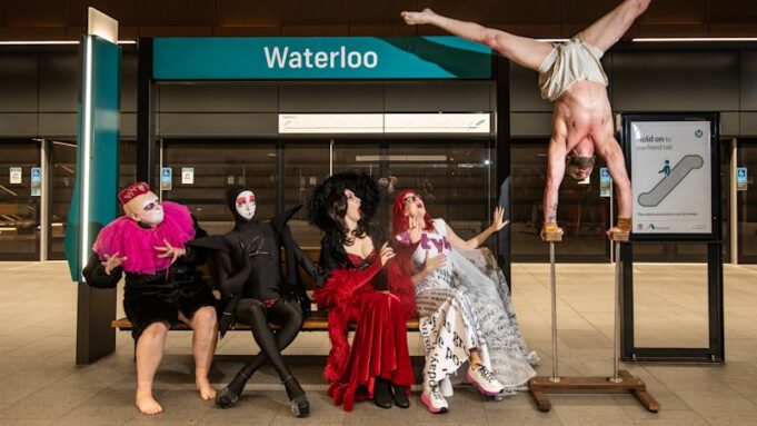 Por qué el clown surrealista y la comedia absurda son los temas del programa de este año