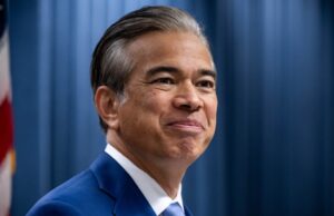 Los estados presentan una demanda antimonopolio para bloquear la fusión de Paramount y Warner Bros.
