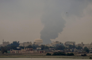 Estados Unidos lanza ataques contra Irán por ataques a barcos en el Estrecho de Ormuz; Teherán toma represalias