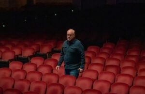 El nuevo especial de Netflix de Louis CK es una miseria ‘ridícula’ – Revisión