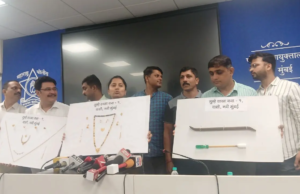 La policía de Navi Mumbai persigue a dos narradores de historia y soluciona 11 allanamientos de casas