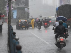 Pune lucha bajo las fuertes lluvias mientras las deficiencias cívicas se destacan
