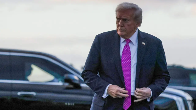 Trump impulsa aranceles a Irán en proyecto de sanciones a Rusia
