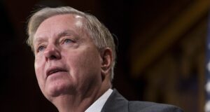 Lindsey Graham, senador republicano desde hace mucho tiempo y aliado de Trump, muere a los 71 años