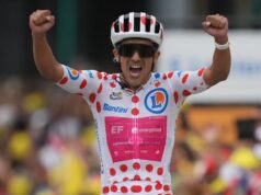 Pesadilla para Kuss deja entrar a Carapaz para ganar la 20ª etapa