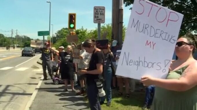 Protestas por tiroteos de ICE en Maine, Texas