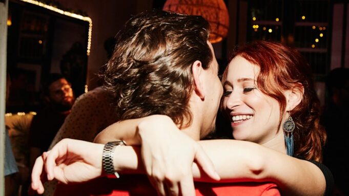 ¿Los jóvenes tienen menos encuentros sexuales o simplemente son más intencionales?