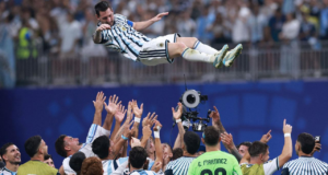 Argentina logra una remontada épica en el Mundial para vencer a Egipto y llegar a cuartos