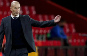 La leyenda del fútbol Zinedine Zidane asume como entrenador de Francia