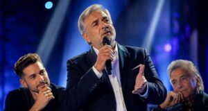 El padre de Nicolás Occhiato debuta como cantante en la televisión argentina y recibe una dura crítica de un famoso juez.