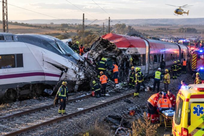 Tragedia ferroviaria en Toledo: al menos 68 muertos tras el choque de dos trenes de alta velocidad